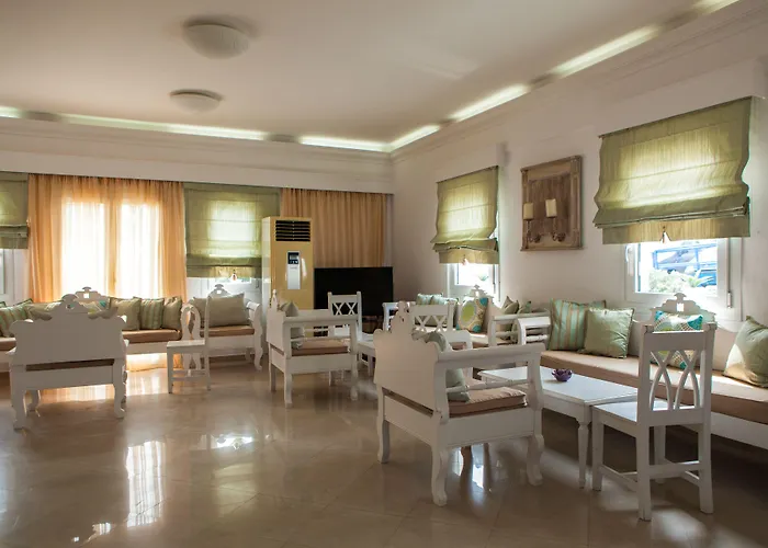 Daedalus 4* Fira (Santorini)