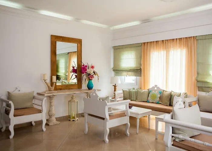 Daedalus 4* Fira (Santorini)