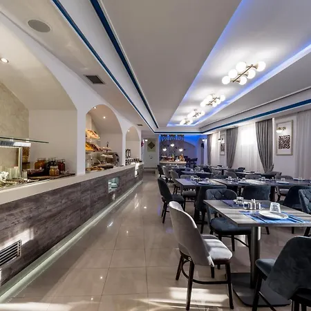 فندق ديدالوس 4*