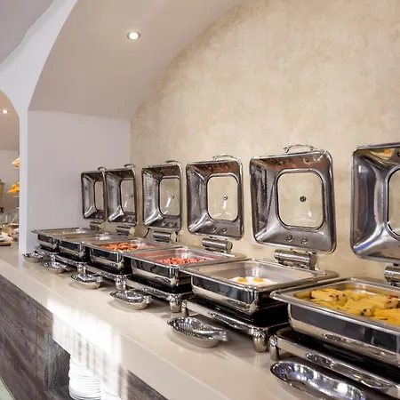 Daedalus 4* Fira (Santorini)