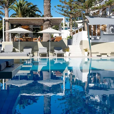 Daedalus Hotel
