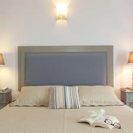 Daedalus Hotel Fira (Santorini)