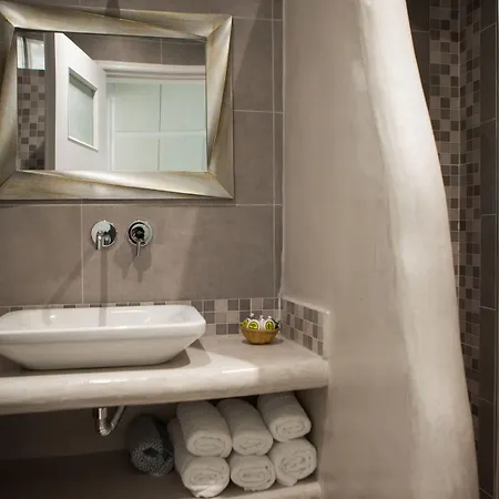 Daedalus Hotel Fira (Santorini)