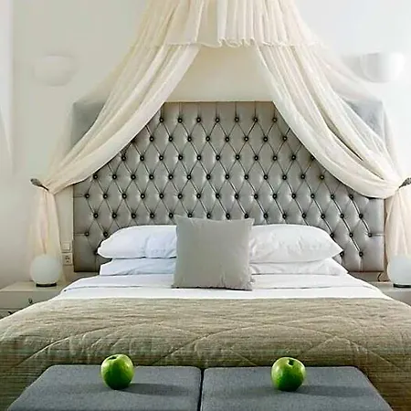 Daedalus Hotel