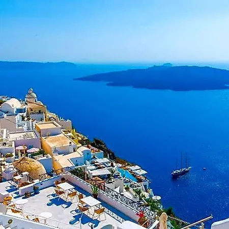 Daedalus 4* Fira (Santorini)