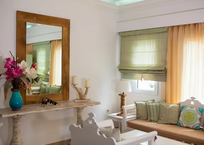 Daedalus Fira (Santorini)