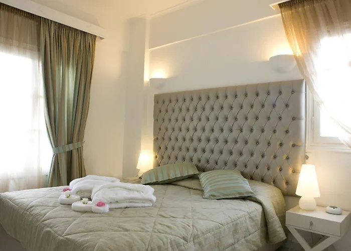 Daedalus 4* Fira (Santorini)