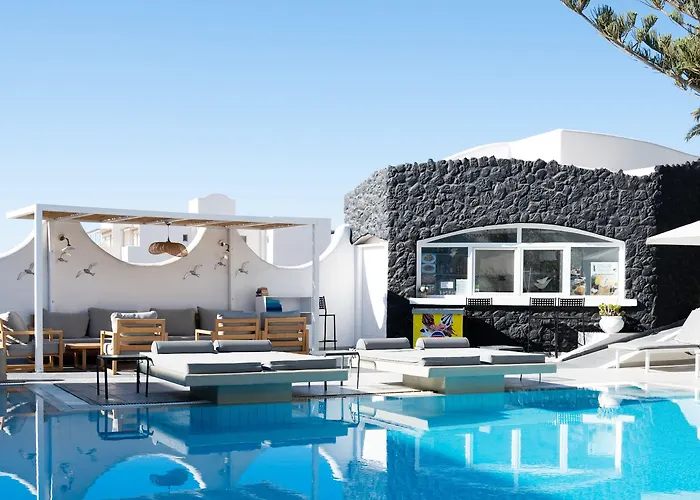 Daedalus 4* Fira (Santorini)